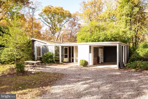 1911 Marthas Rd, Alexandria, VA 22307
