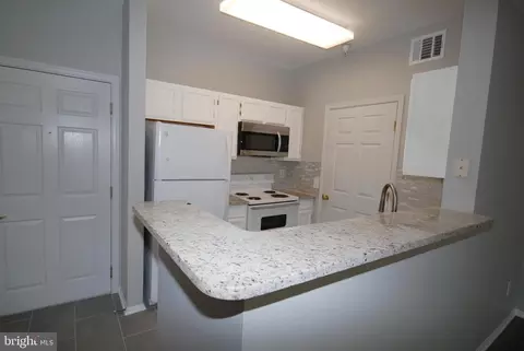 Kitchen - 1571 Spring Gate Dr #6209, Mclean, VA 22102 photo 1 of 1