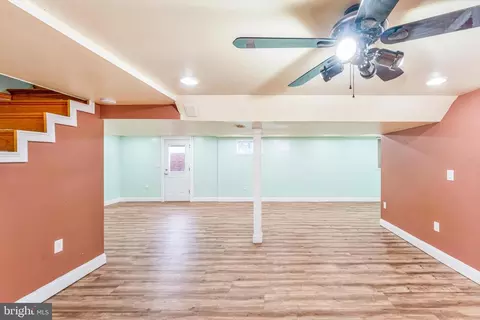 Living - 6719 Ruskin St, Springfield, VA 22150 photo 6 of 6
