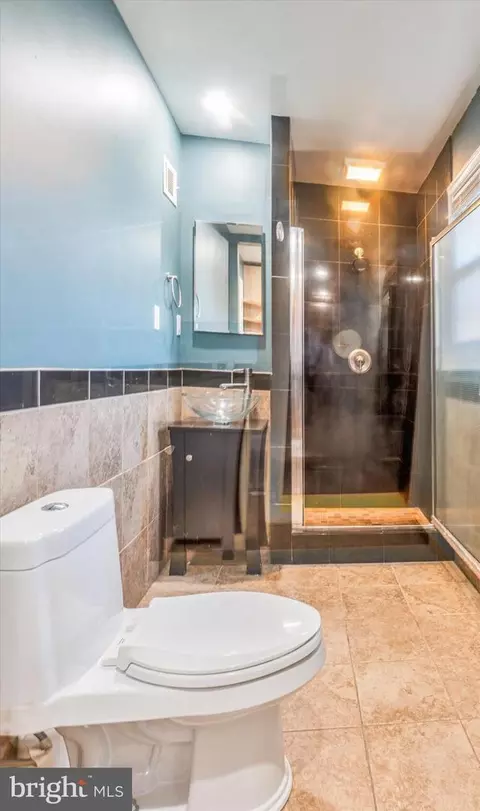 Bath - 6719 Ruskin St, Springfield, VA 22150 photo 1 of 2