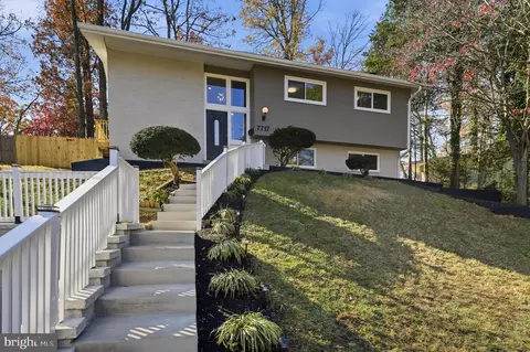 7717 Glenister Dr, Springfield, VA 22152