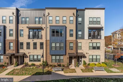 1704 Bandit Loop #20A, Reston, VA 20190