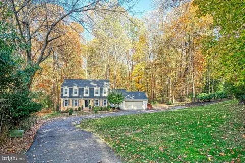 11008 Devenish Dr, Oakton, VA 22124