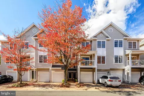12912 Fair Briar Ln, Fairfax, VA 22033