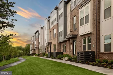 13172 Arches Rd, Herndon, VA 20170