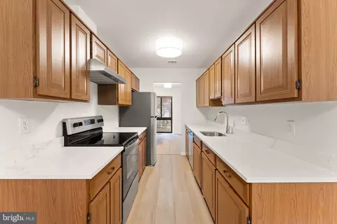2345 Millennium Ln, Reston, VA 20191 photo 2
