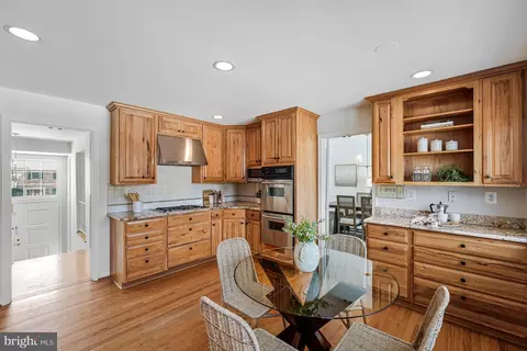 7802 Birnam Wood Dr, Mclean, VA 22102 photo 8