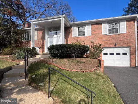 7802 Birnam Wood Dr, Mclean, VA 22102 photo 2