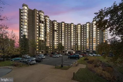 5902 Mount Eagle Dr #1410, Alexandria, VA 22303