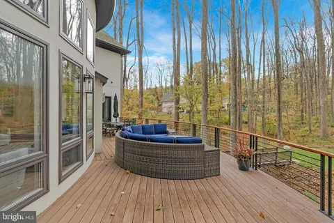 Exterior - 1700 Brookside Ln, Vienna, VA 22182 photo 13 of 24