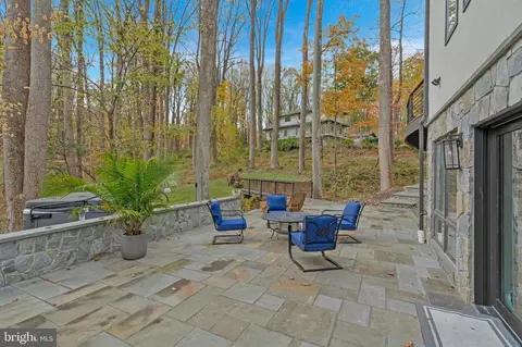Exterior - 1700 Brookside Ln, Vienna, VA 22182 photo 21 of 24