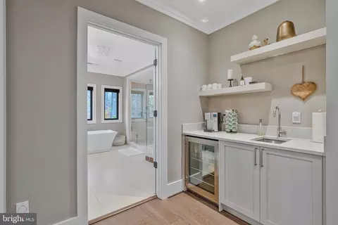 Entry Way - 1700 Brookside Ln, Vienna, VA 22182 photo 7 of 23