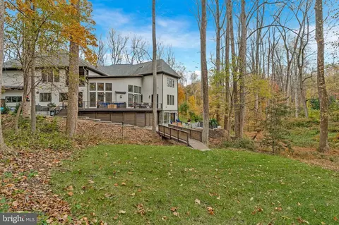 Exterior - 1700 Brookside Ln, Vienna, VA 22182 photo 23 of 24