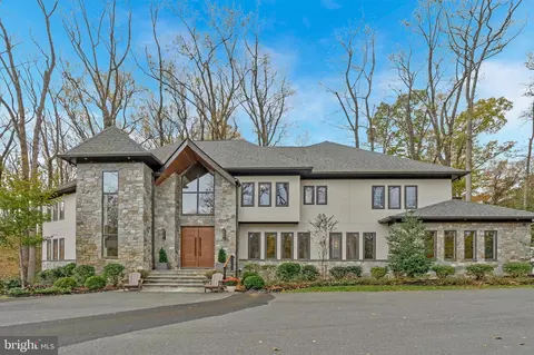 Exterior - 1700 Brookside Ln, Vienna, VA 22182 photo 2 of 24