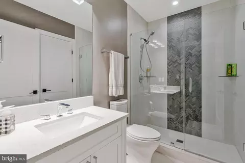 Bath - 1700 Brookside Ln, Vienna, VA 22182 photo 8 of 8