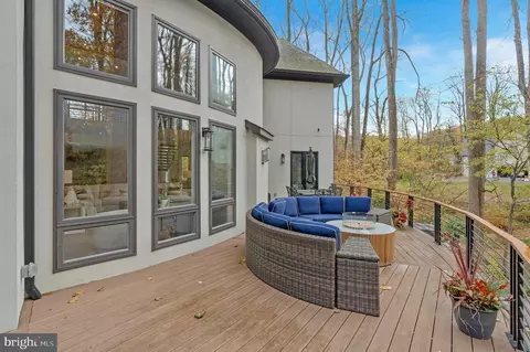 Exterior - 1700 Brookside Ln, Vienna, VA 22182 photo 15 of 24