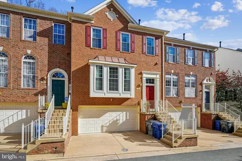 2711 Manhattan Pl, Vienna, VA 22180