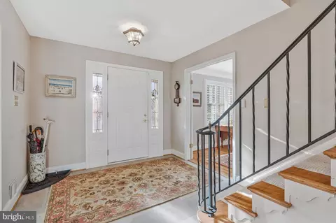 Entry Way - 7724 Desdemona Ct, Mclean, VA 22102 photo 3 of 7