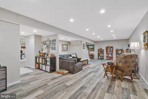 Entry Way - 7724 Desdemona Ct, Mclean, VA 22102 photo 1 of 7