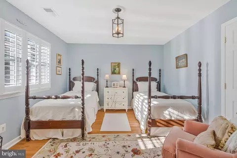 Bedroom - 7724 Desdemona Ct, Mclean, VA 22102 photo 4 of 8