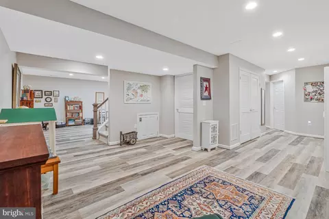 Entry Way - 7724 Desdemona Ct, Mclean, VA 22102 photo 7 of 7