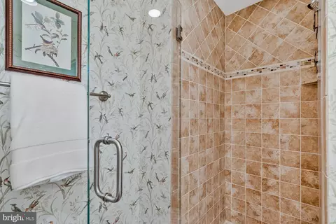 Bath - 7724 Desdemona Ct, Mclean, VA 22102 photo 8 of 8