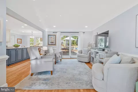 Living - 7724 Desdemona Ct, Mclean, VA 22102 photo 3 of 3