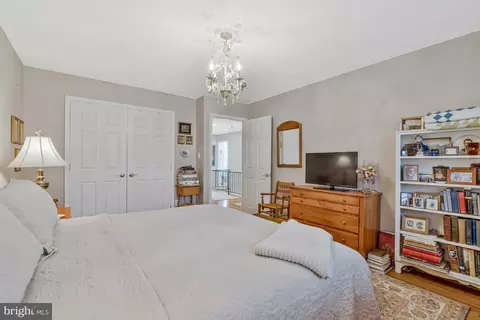 Bedroom - 7724 Desdemona Ct, Mclean, VA 22102 photo 6 of 8