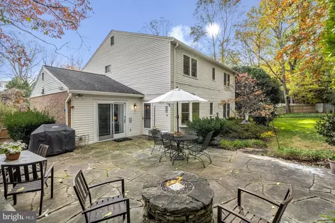 Exterior - 7724 Desdemona Ct, Mclean, VA 22102 photo 4 of 9