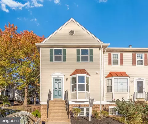 4127 Weeping Willow Ct #142-A, Chantilly, VA 20151