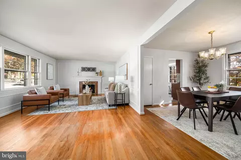Living - 7457 Long Pine Dr, Springfield, VA 22151 photo 4 of 4
