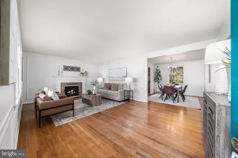 Living - 7457 Long Pine Dr, Springfield, VA 22151 photo 1 of 4