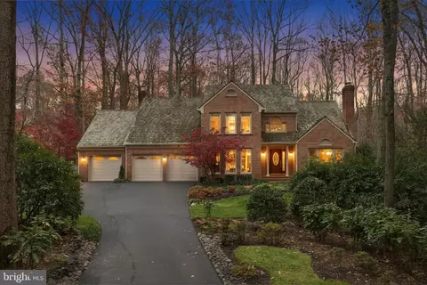 6809 Spout Ln, Fairfax Station, VA 22039