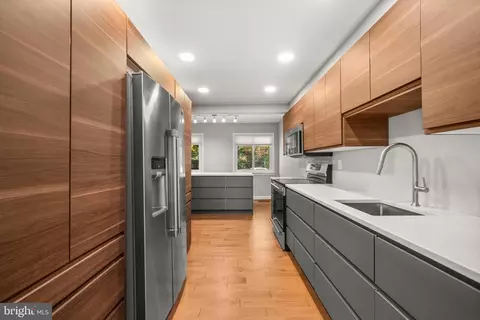 2152 Glencourse Ln, Reston, VA 20191 photo 8