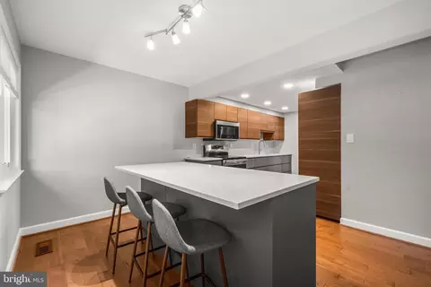 2152 Glencourse Ln, Reston, VA 20191 photo 12