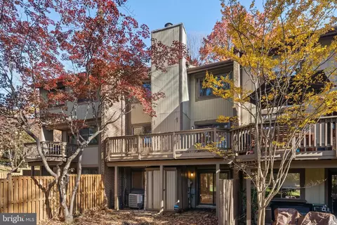 2152 Glencourse Ln, Reston, VA 20191 photo 37