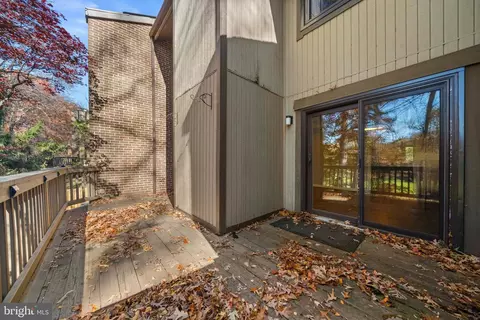 2152 Glencourse Ln, Reston, VA 20191 photo 14