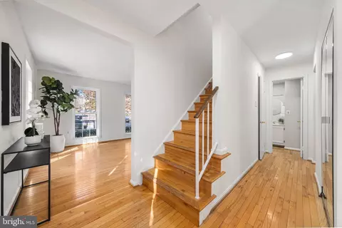 Entry Way - 5658 Sutherland Ct, Burke, VA 22015 photo 1 of 3