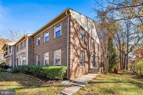 5658 Sutherland Ct, Burke, VA 22015