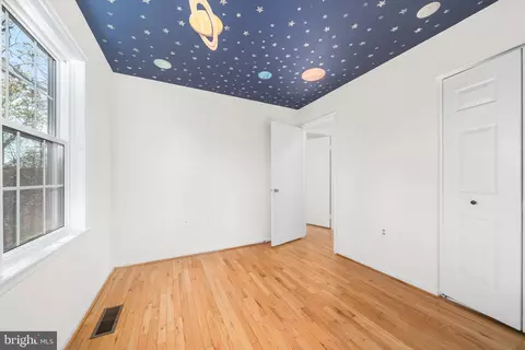 Bedroom - 5658 Sutherland Ct, Burke, VA 22015 photo 3 of 4