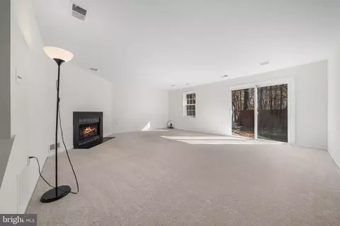 Living - 5658 Sutherland Ct, Burke, VA 22015 photo 3 of 4