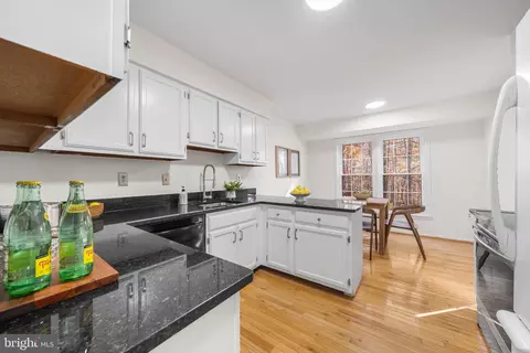 Kitchen - 5658 Sutherland Ct, Burke, VA 22015 photo 3 of 3