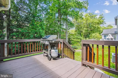 Exterior - 5608 Doolittle St, Burke, VA 22015 photo 8 of 14
