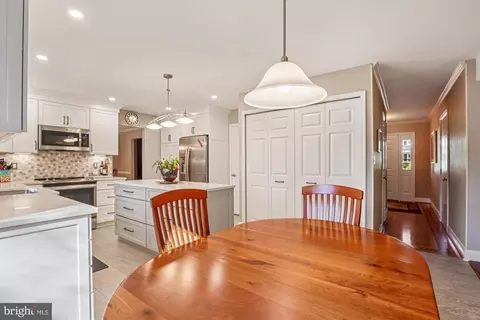 Kitchen - 5608 Doolittle St, Burke, VA 22015 photo 5 of 6
