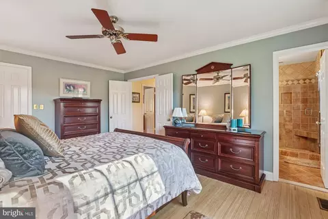 Bedroom - 5608 Doolittle St, Burke, VA 22015 photo 4 of 7