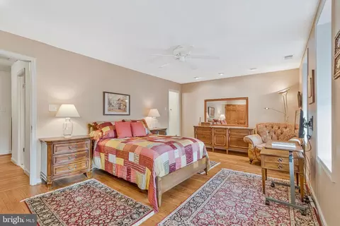 Bedroom - 6628 Mclean Ct, Mclean, VA 22101 photo 1 of 5