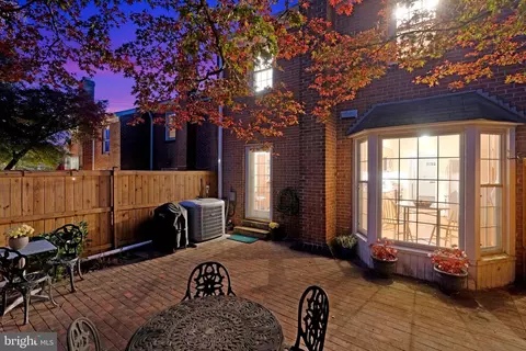 Exterior - 6628 Mclean Ct, Mclean, VA 22101 photo 3 of 5