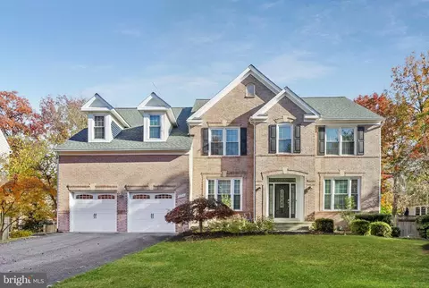 8214 Westwood Mews Ct, Vienna, VA 22182