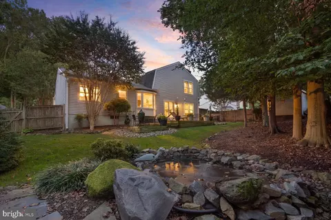 9616 Burnt Oak Dr, Fairfax Station, VA 22039