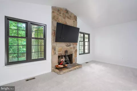 2060 Headlands Cir, Reston, VA 20191 photo 12